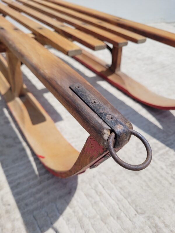 Luge ancienne en bois et patins métal 05