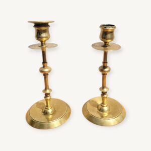 Paire d'anciens bougeoirs dorés 06