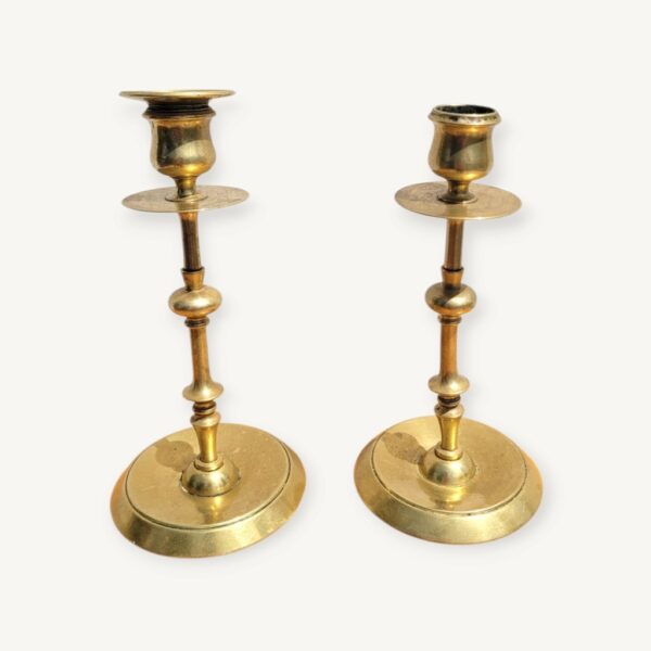 Paire d'anciens bougeoirs dorés 06
