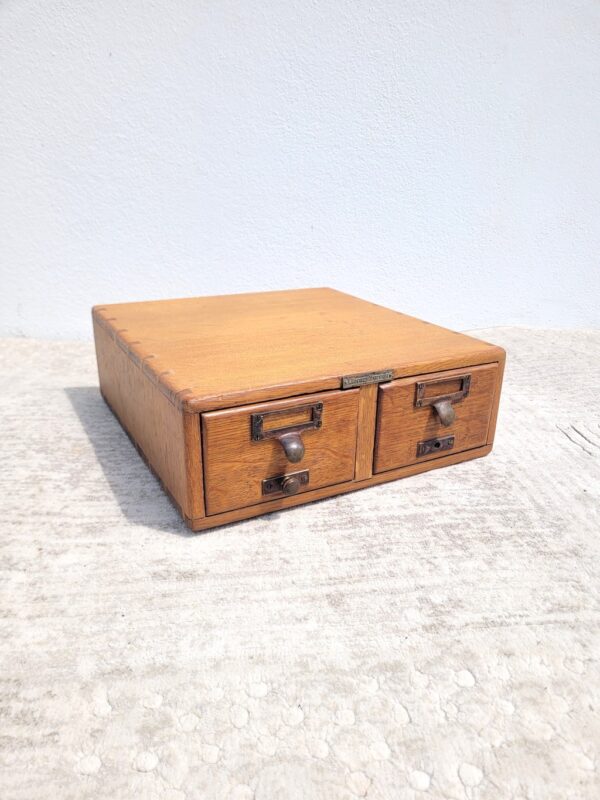 Petit meuble ancien pour fiches cartons en chêne 01