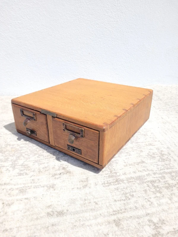 Petit meuble ancien pour fiches cartons en chêne 02