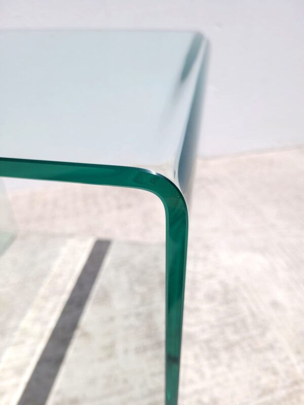 Petite table basse design en verre transparent 03