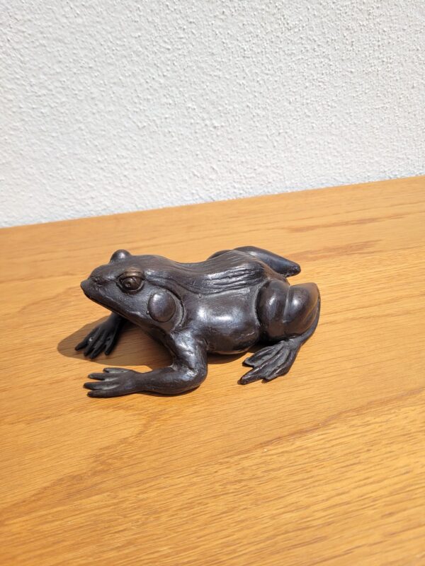 Sculpture grenouille par la fonderie Cornille Havard Villedieu 02