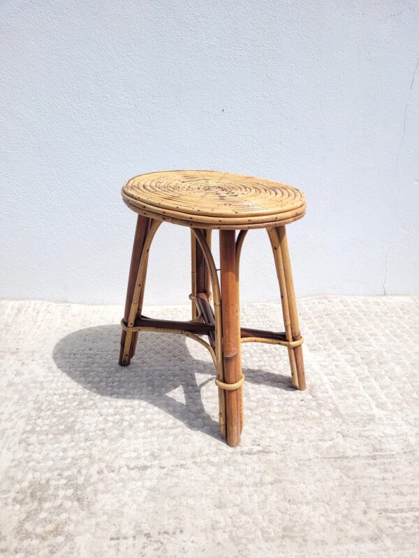 Ancien tabouret bas en rotin 02