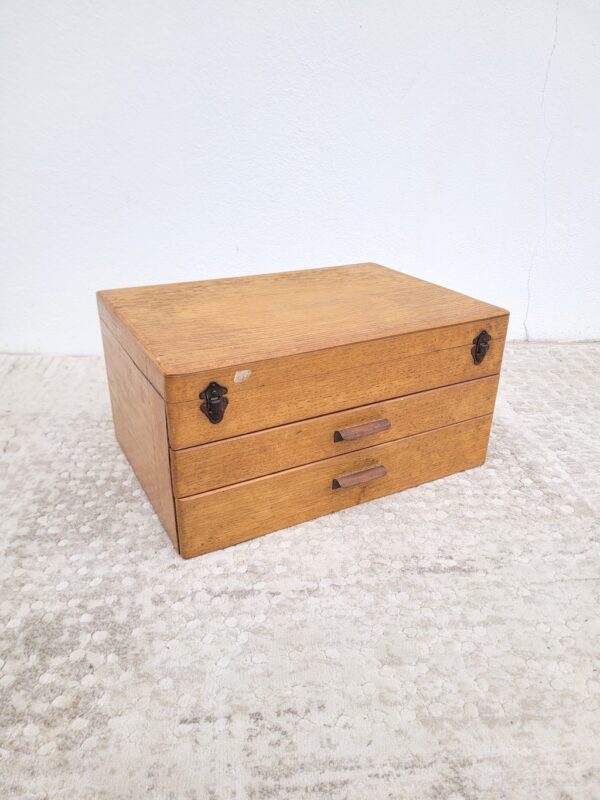 Ancienne boîte coffret ménagère en bois 01