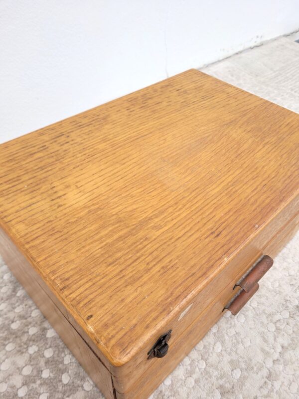 Ancienne boîte coffret ménagère en bois 03