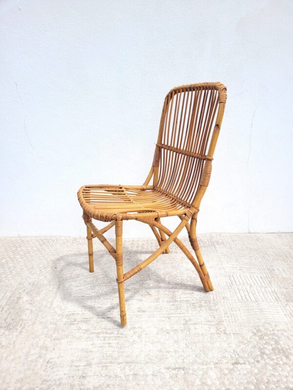 Ancienne chaise en rotin vers 1960 02