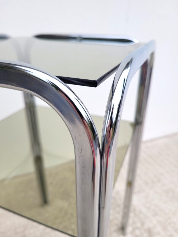Bout de canapé vintage sellette chrome et verre fumé 70s 04
