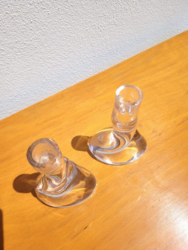 Paire de bougeoirs en cristal de Sèvres 03