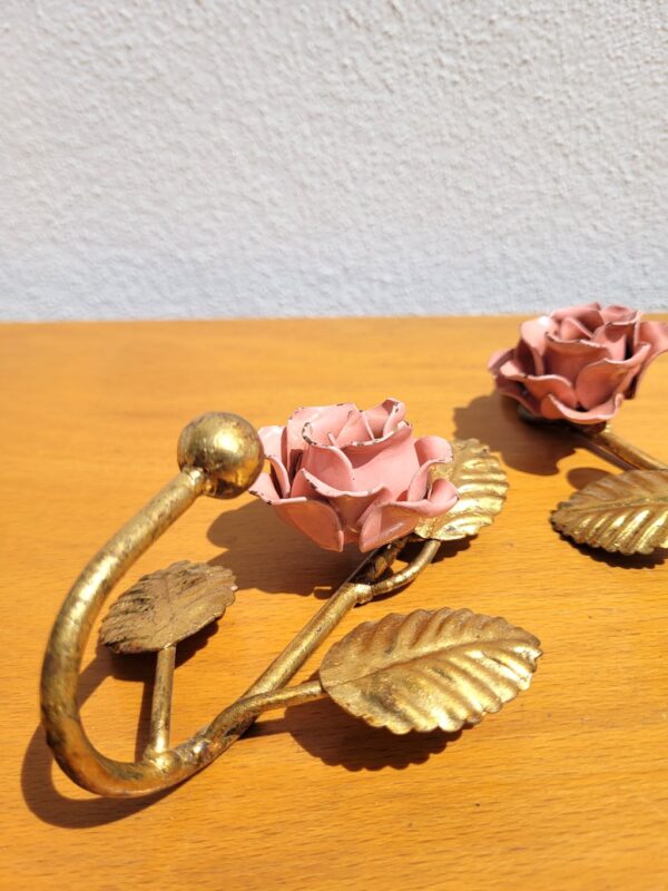 Paire de patères roses et dorées 03