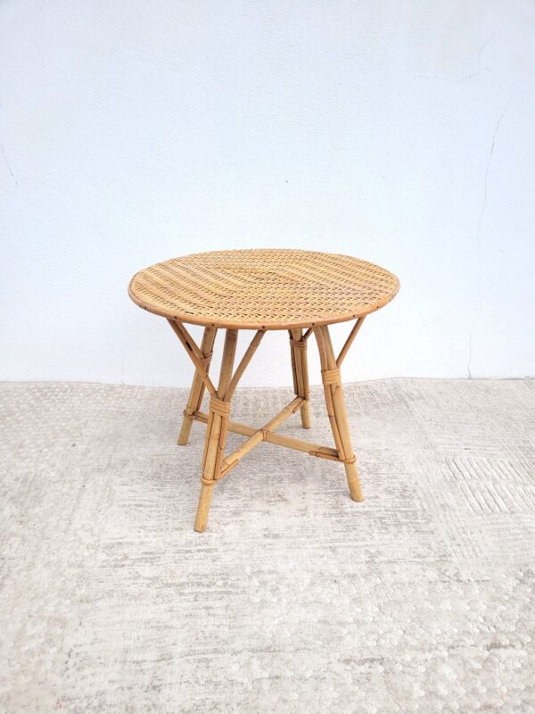Petite table basse vintage en rotin 01