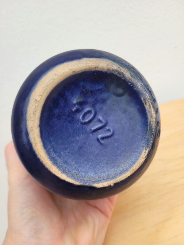 Vase à anse vintage 70s bleu nuit 05