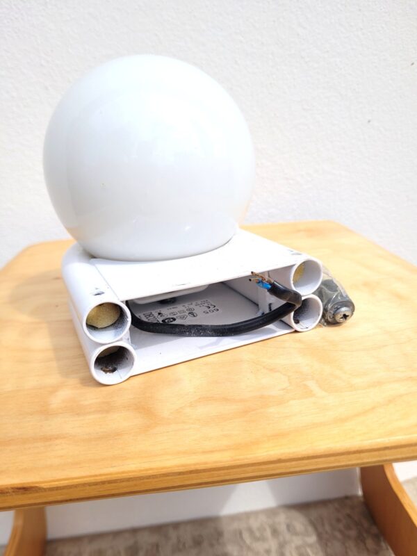 Lampe d'applique blanche style 80s 03