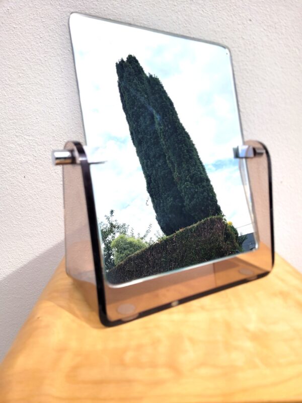Miroir à poser vintage en plexiglas vers 1970 01