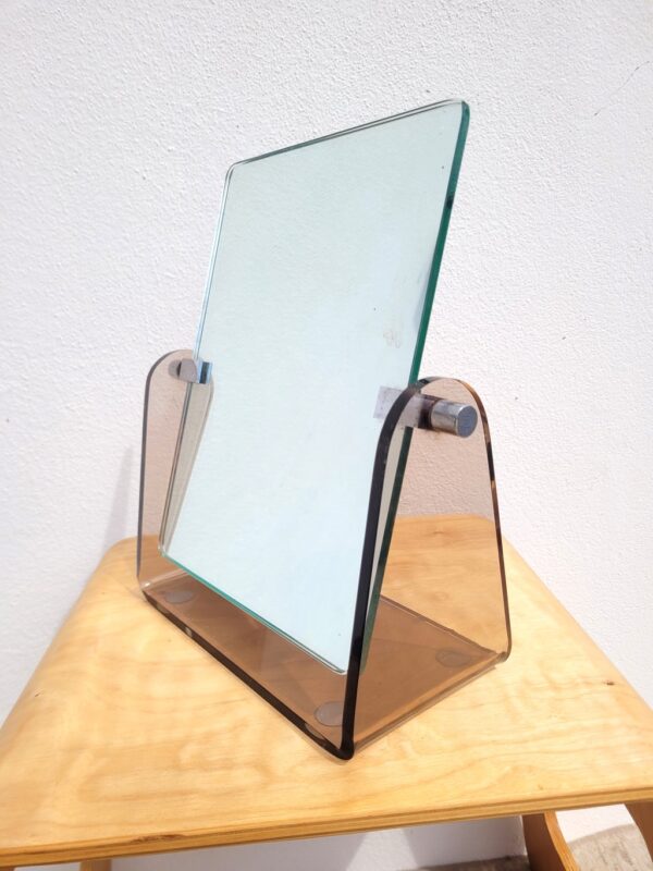 Miroir à poser vintage en plexiglas vers 1970 02