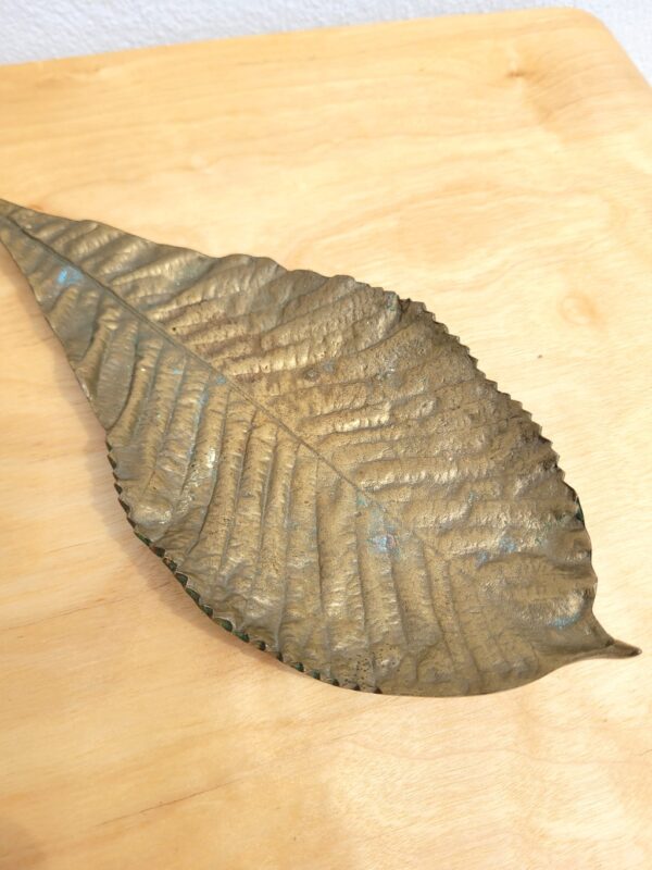 Vide poche forme feuille en bronze 04