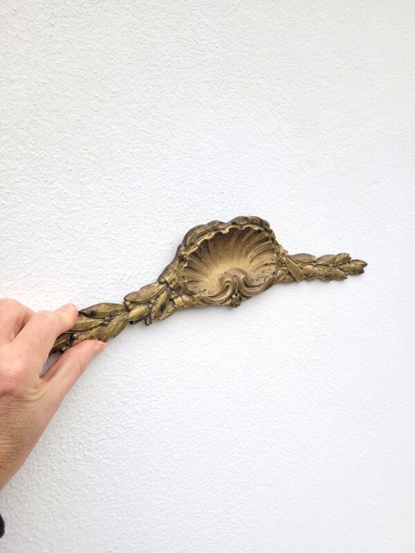 Ornement fronton coquille en bronze doré 05