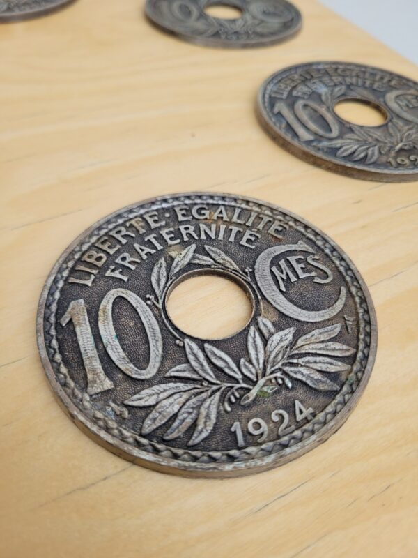 Set de sous verres vintages 10 cent en métal 05