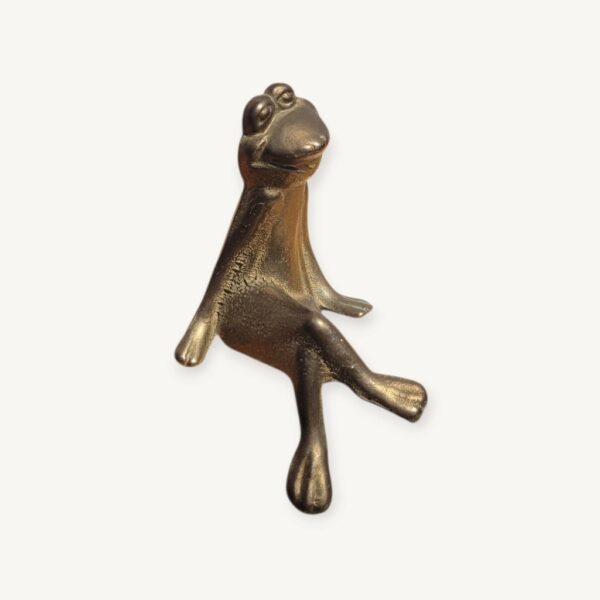 Statuette de grenouille assise en laiton 01