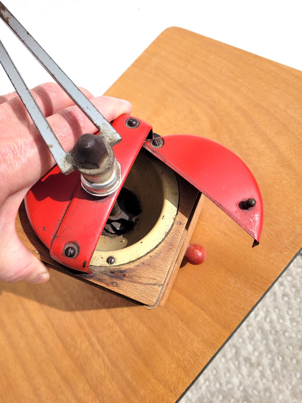 Peugeot moulin à café ancien 04