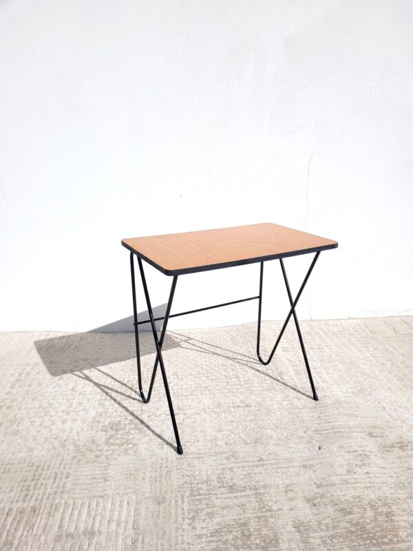 Table d'appoint vintage 'hairpin legs' rénovée 01