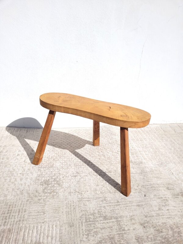 Tabouret bois haricot tripode 02