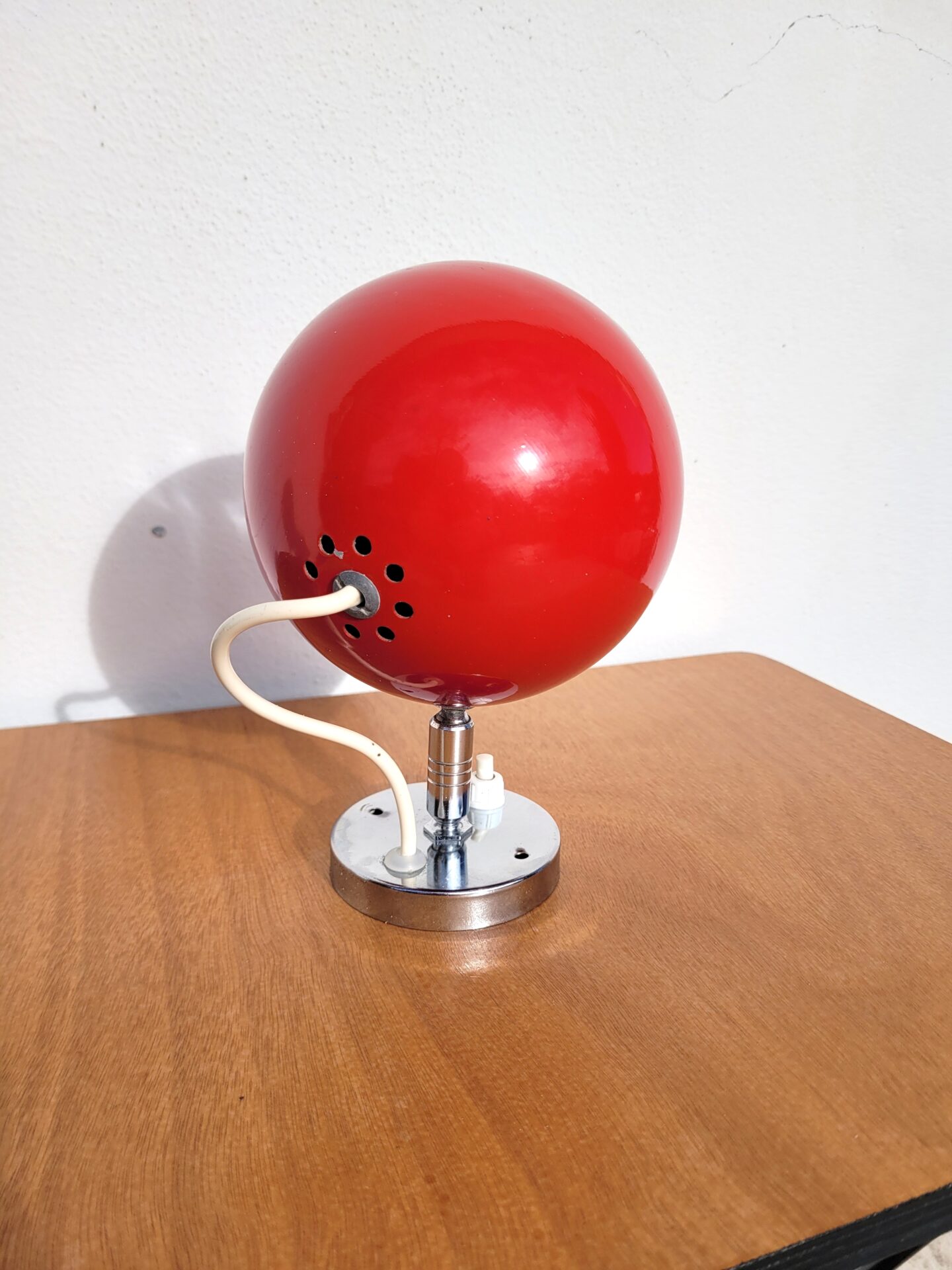 Lampe d'applique eyeball années 70 révisée 04