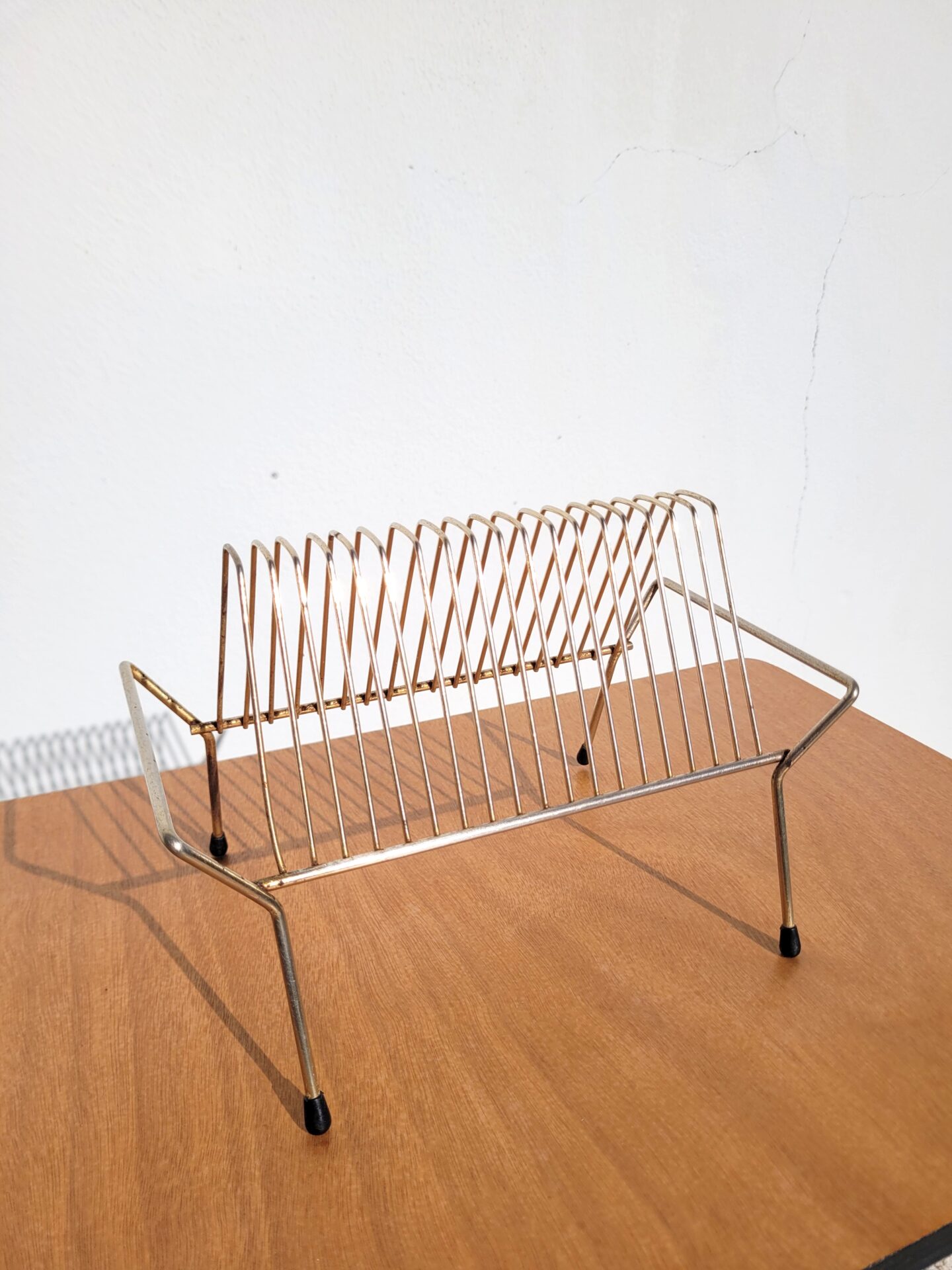 Petit porte disques vinyles doré années 60 06