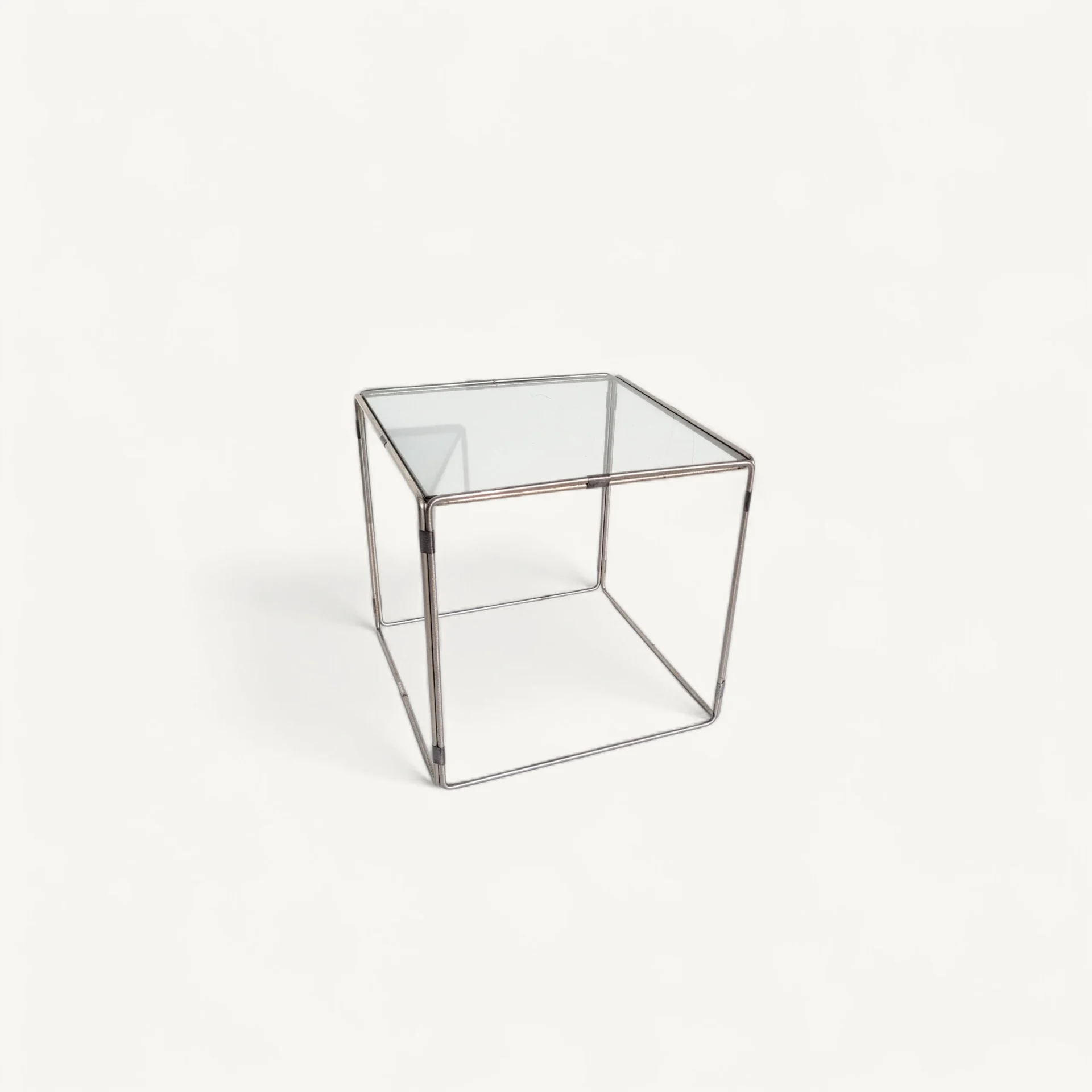 Table basse d'appoint en métal et verre fumé 1970 01