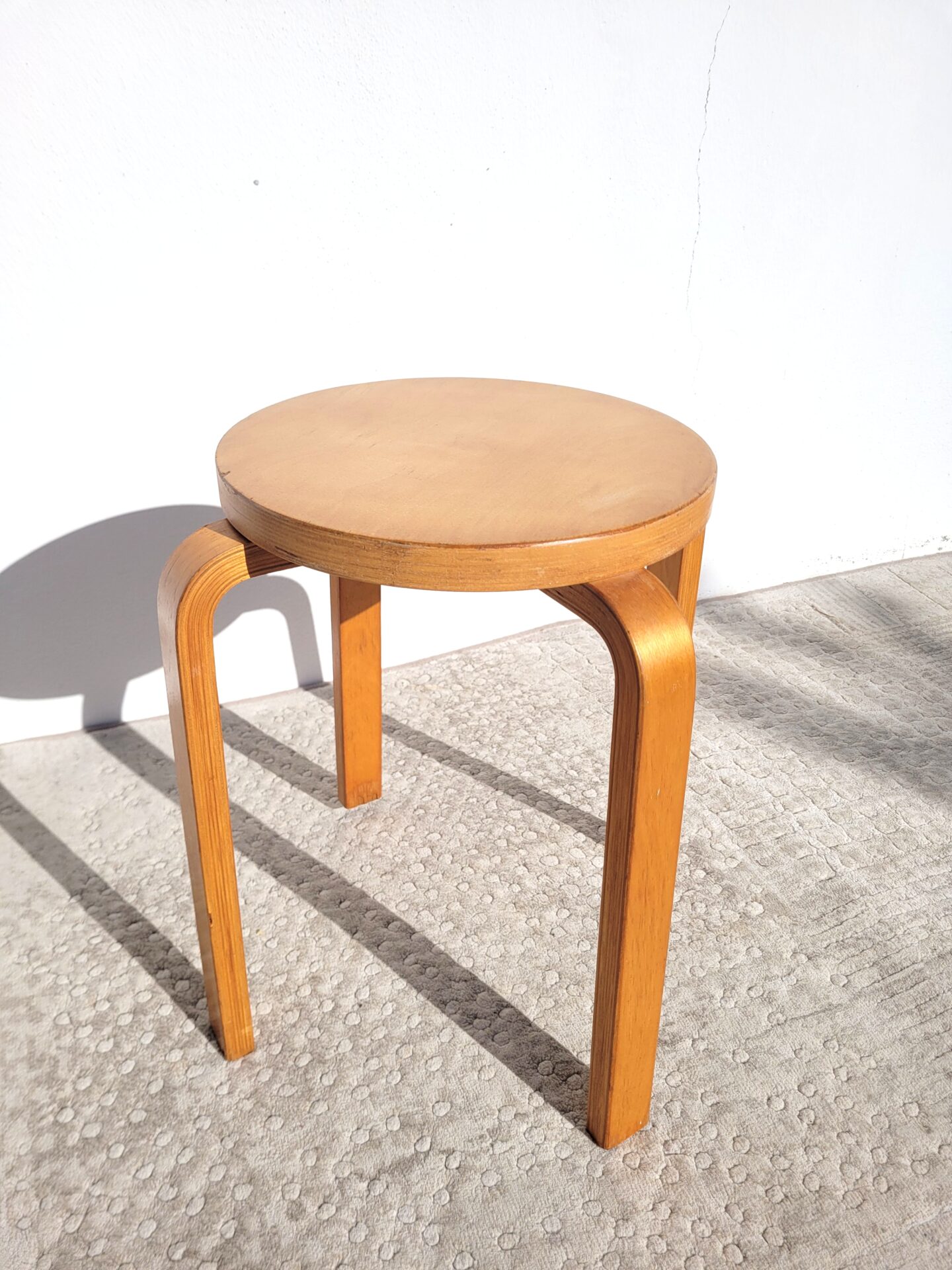 Tabouret bas dlg Alvar Aalto 07