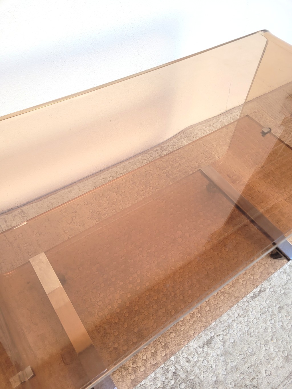 Table basse vintage Michel Dumas pour Roche Bobois en plexiglas fumé 06