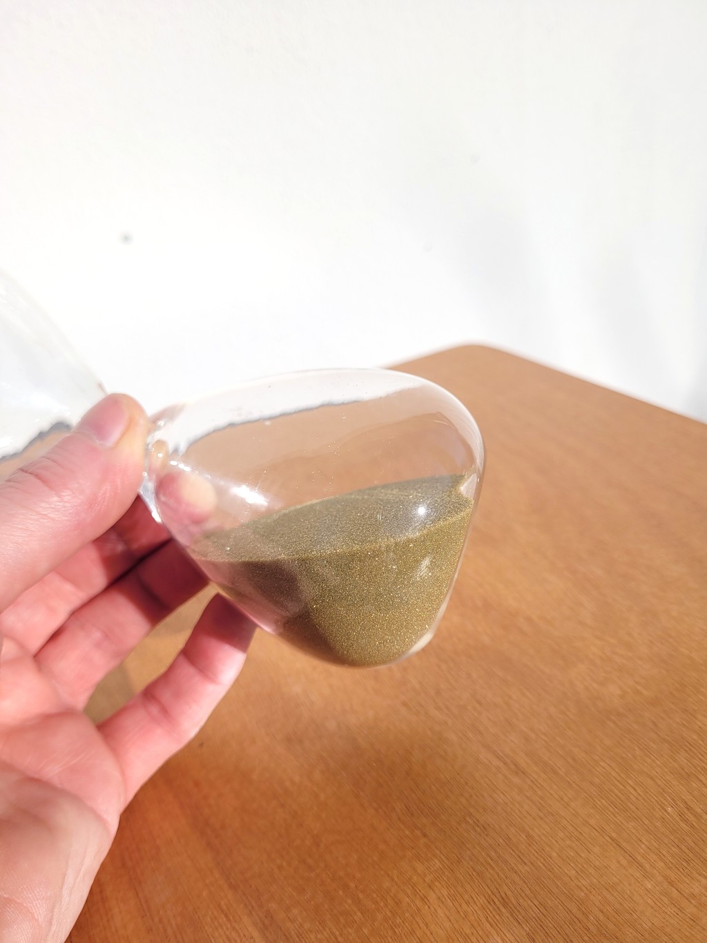 Sablier en verre et sable doré 04