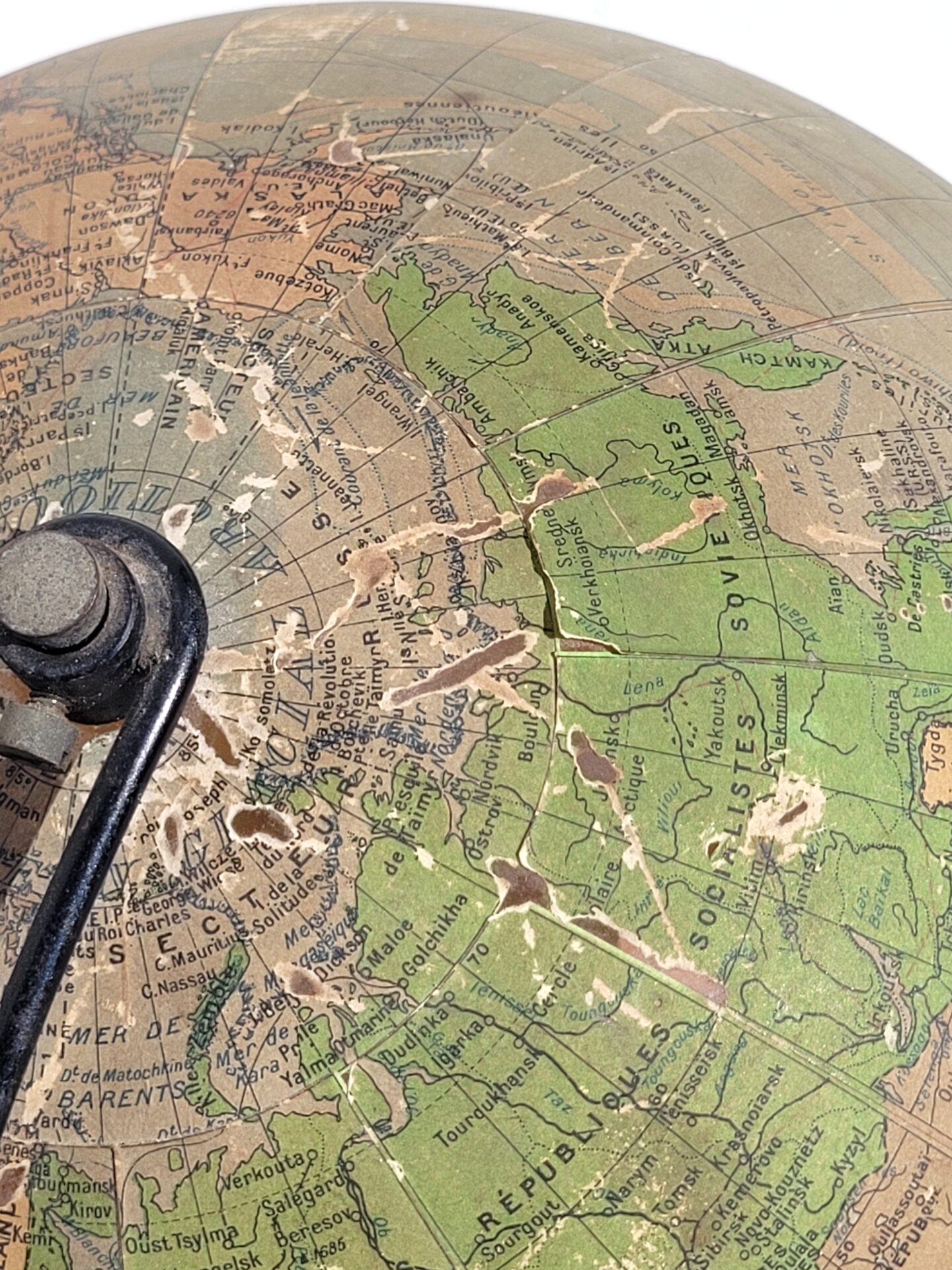 Ancien globe terrestre mappemonde rétro éclairé verre et papier 03