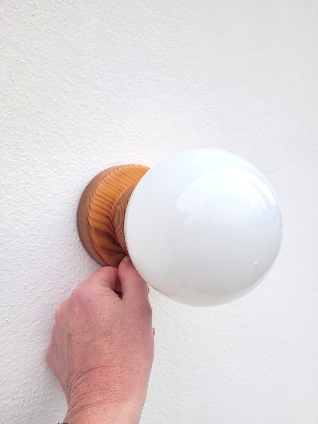 Lampe boule applique en pin 80s révisée 01