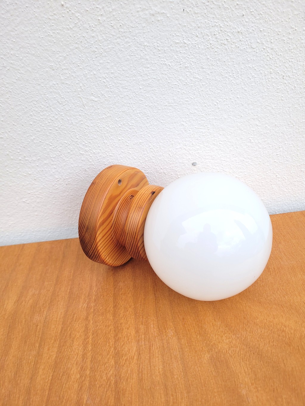 Lampe boule applique en pin 80s révisée 02