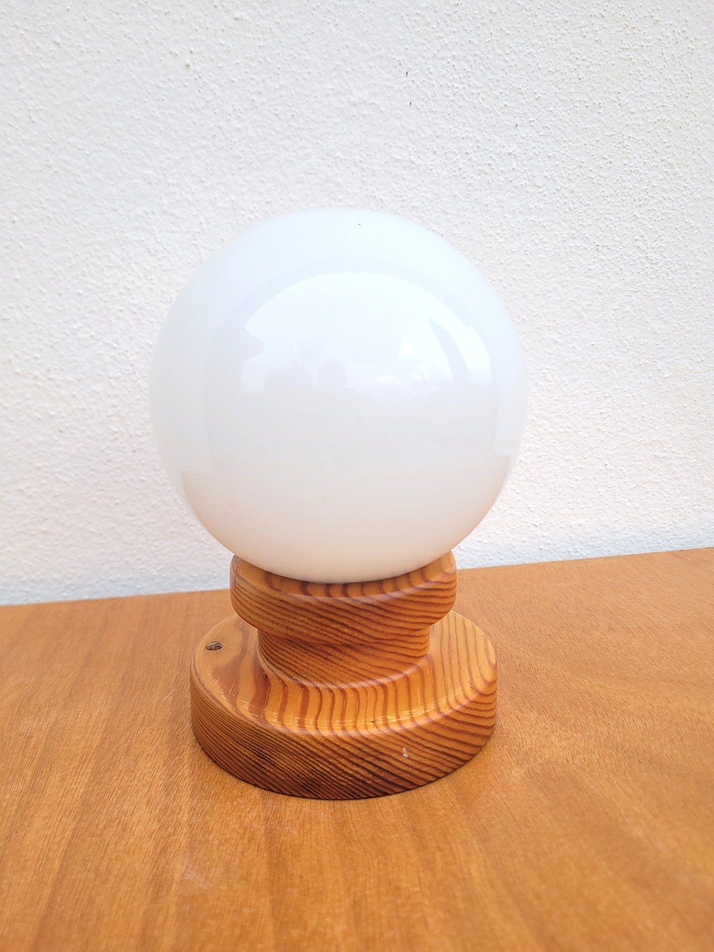 Lampe boule applique en pin 80s révisée 03