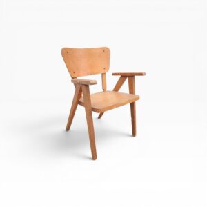 Fauteuil enfant vintage en bois 1960 01
