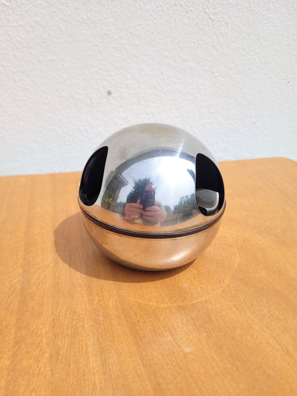 Cendrier boule en inox vintage années 70 01