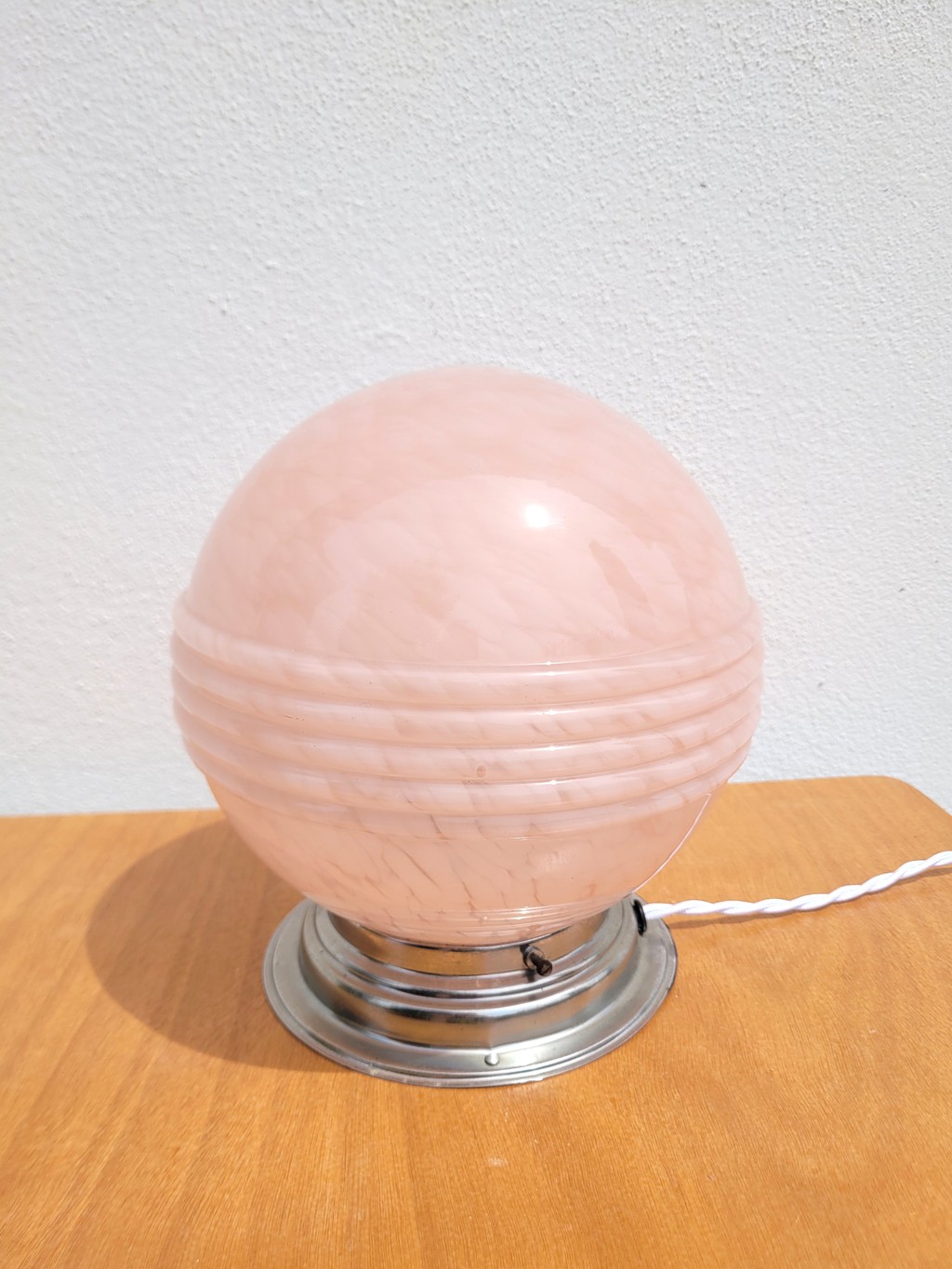 Lampe globe rose esprit Clichy rénovée 01
