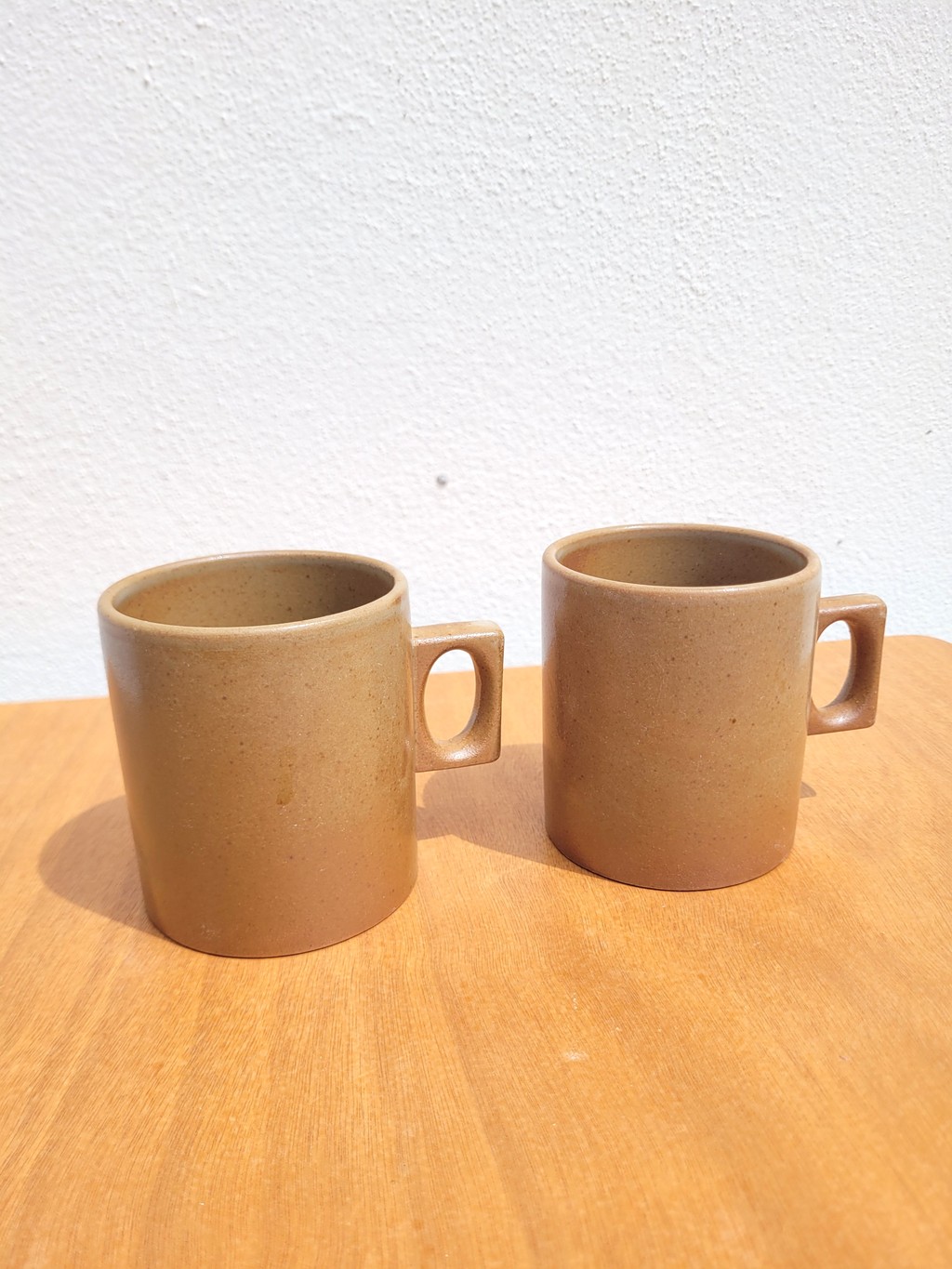 Lot de 2 tasses en grès de Brenne 70s 01
