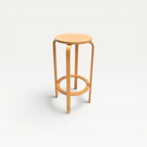 Tabouret haut IKEA en bois clair style scandinave 06