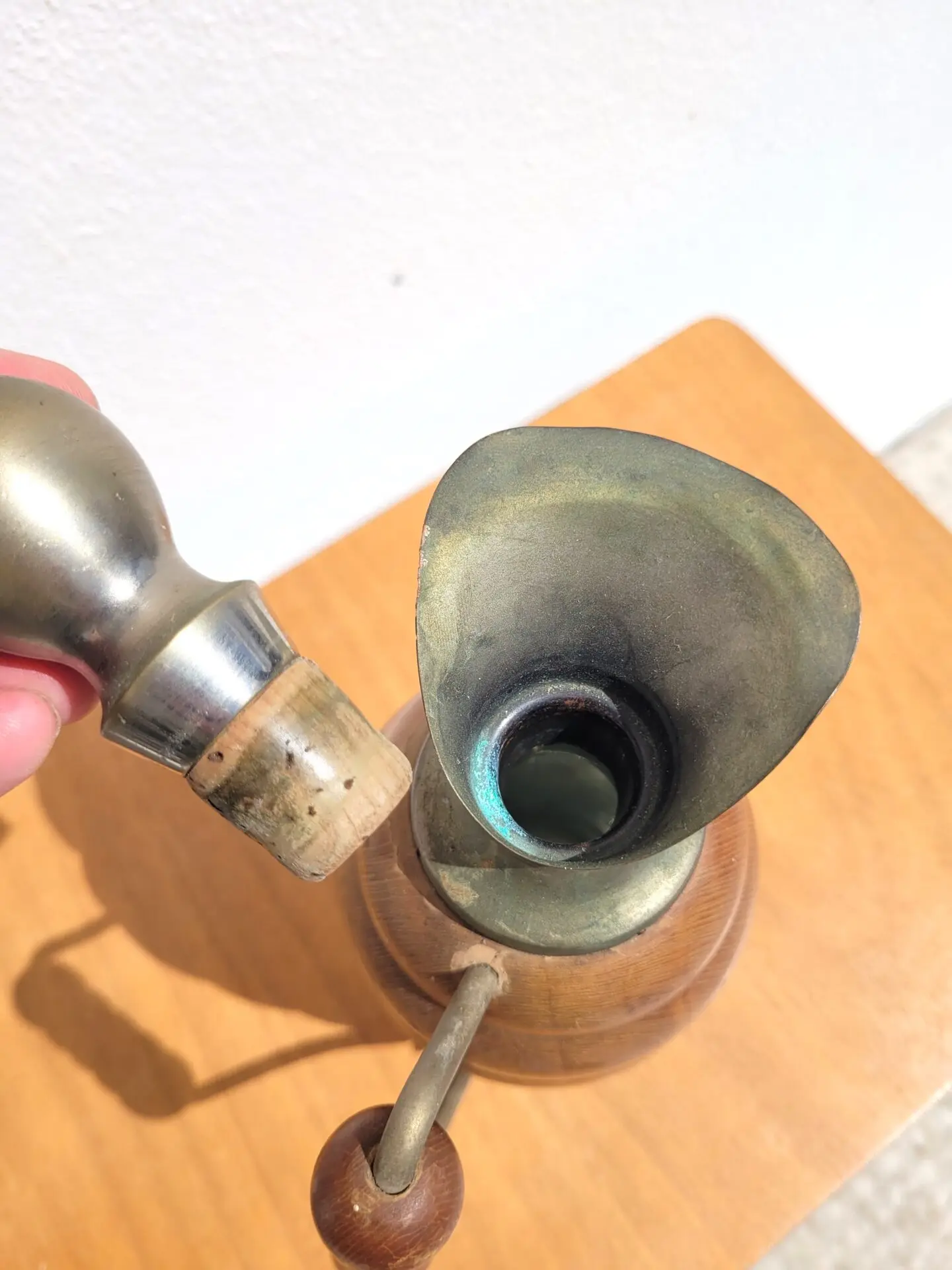Bouteille thermos vintage en bois tourné signée T Ergök 02