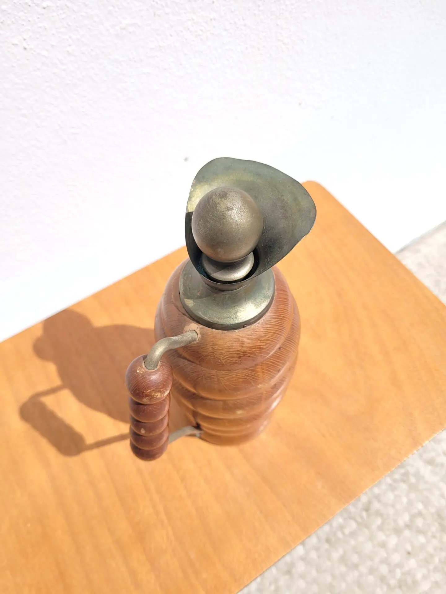 Bouteille thermos vintage en bois tourné signée T Ergök 04