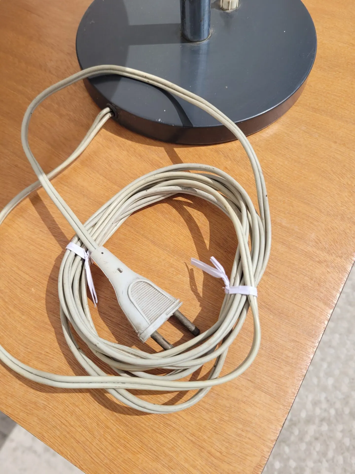 Lampe moderniste Philips années 50 01