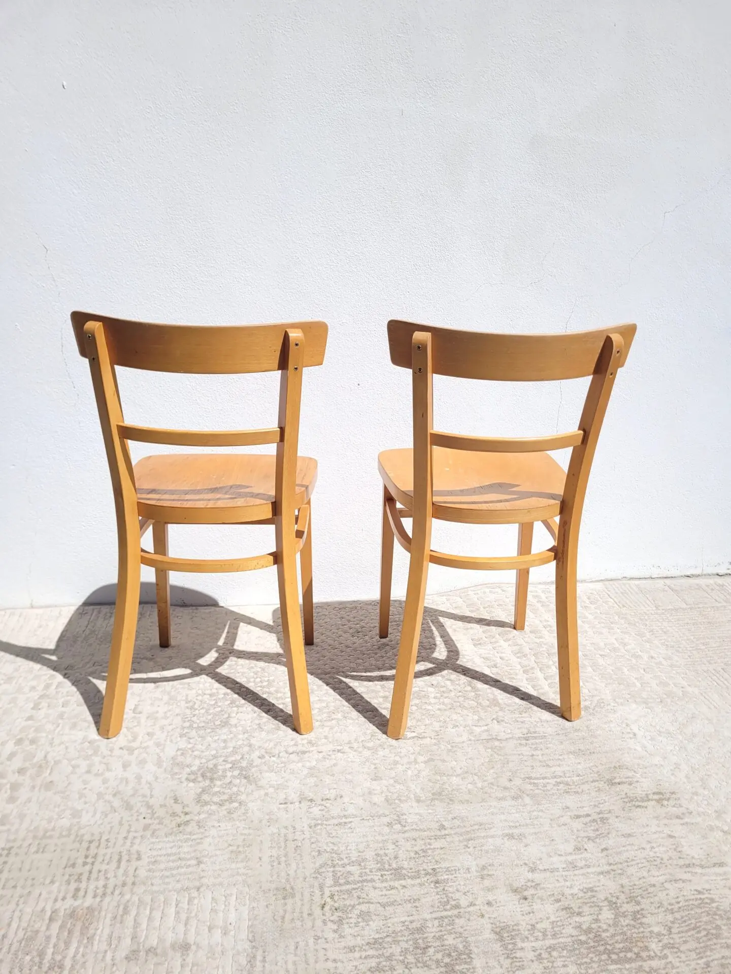 Paire de chaises bistrot en hêtre clair 04