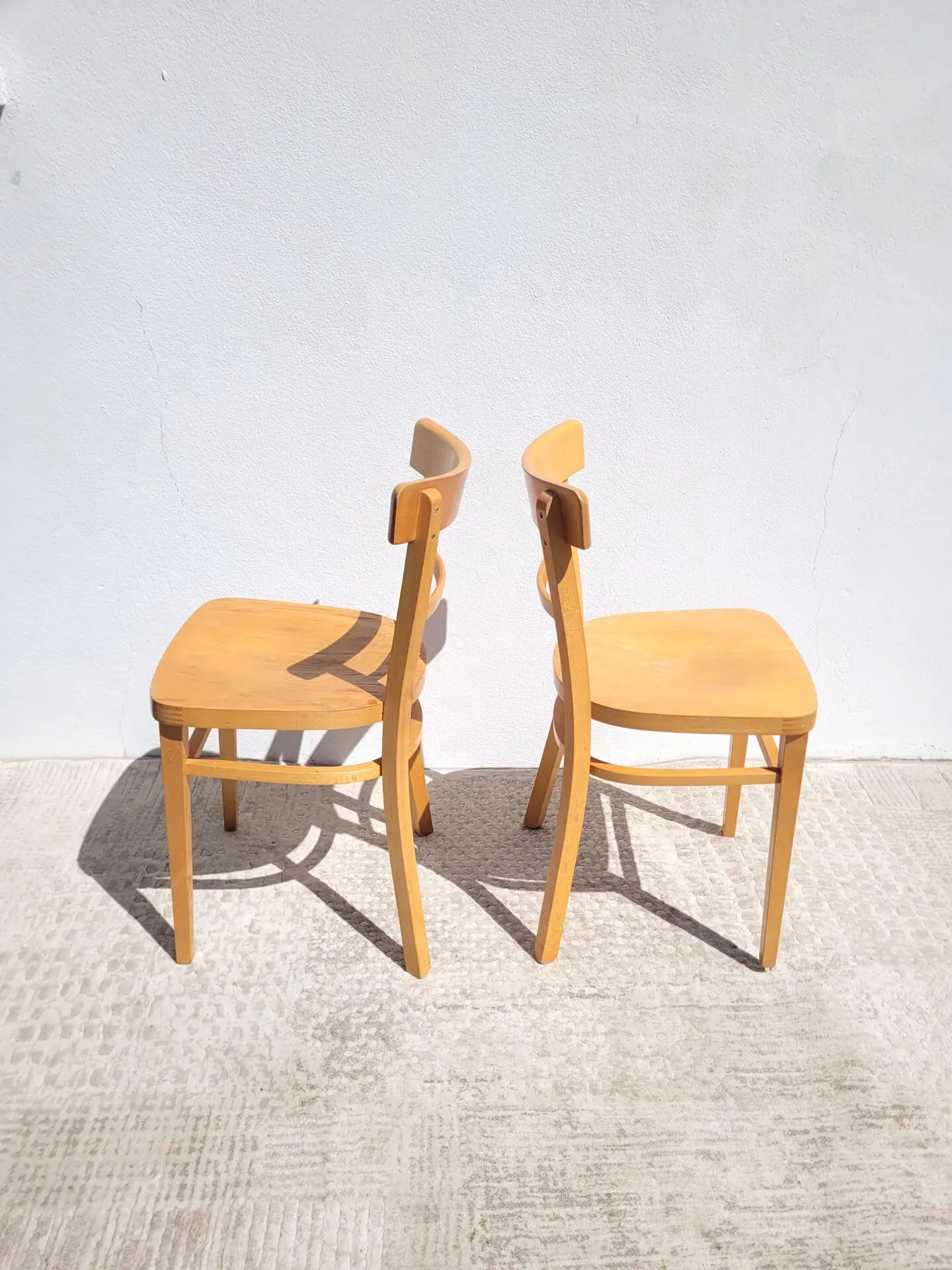 Paire de chaises bistrot en hêtre clair 05