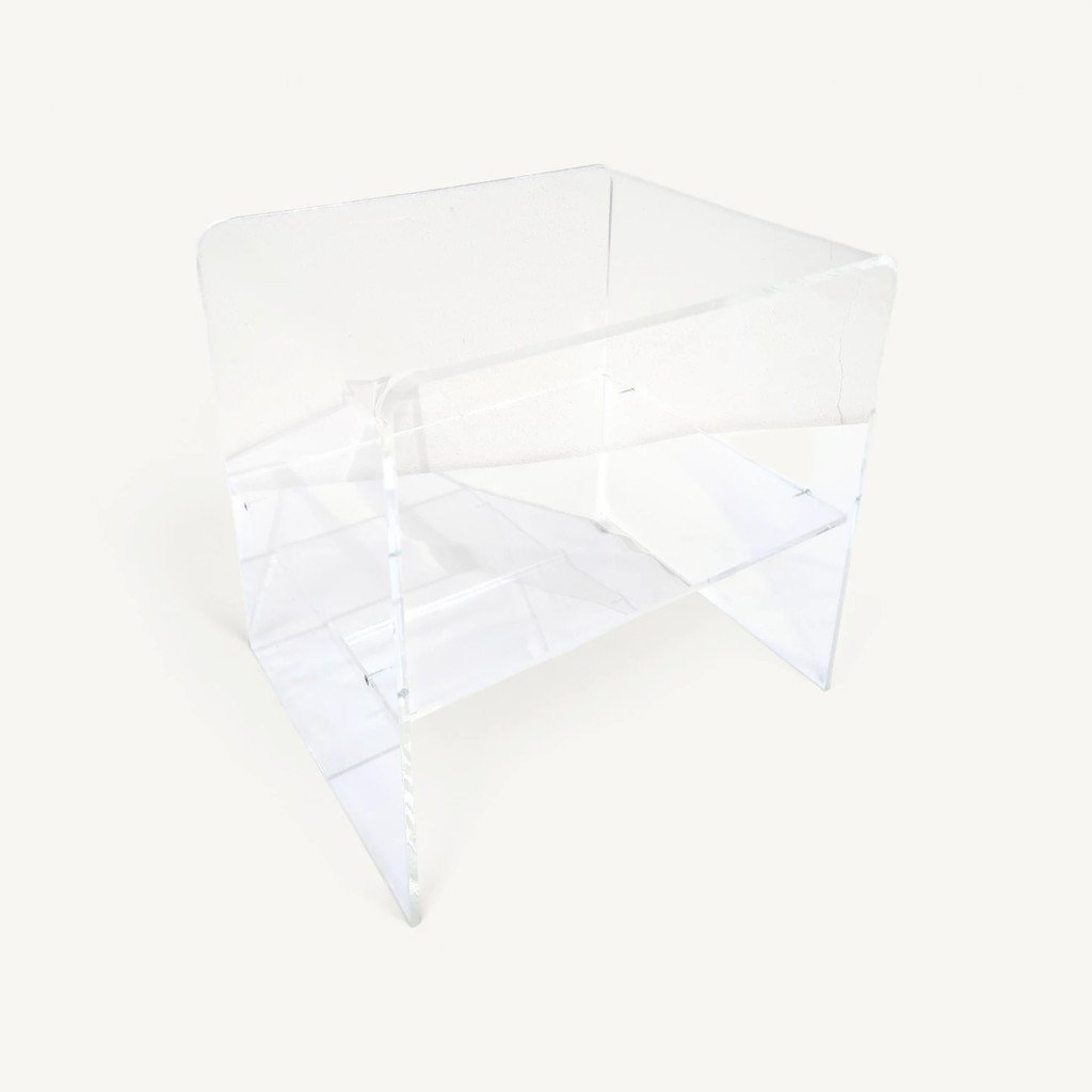 Table d’appoint vintage en plexiglas transparent années 70 01